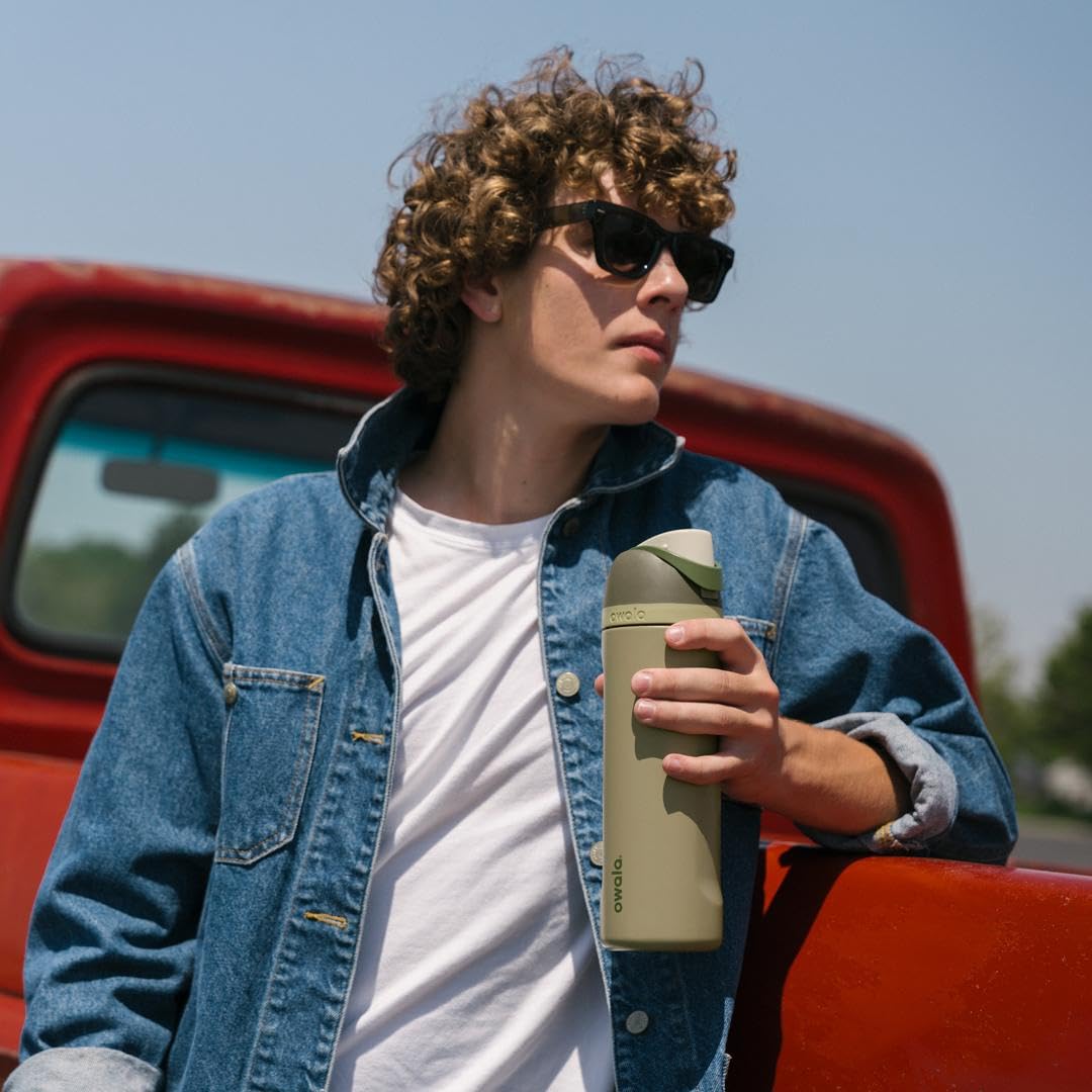 Owala FreeSip Insulated Stainless Steel Water Bottle with Straw for Sports and Travel, BPA-Free, 24 Ounce, Candy Store